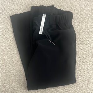 Lululemon Black Cropped Pants 4